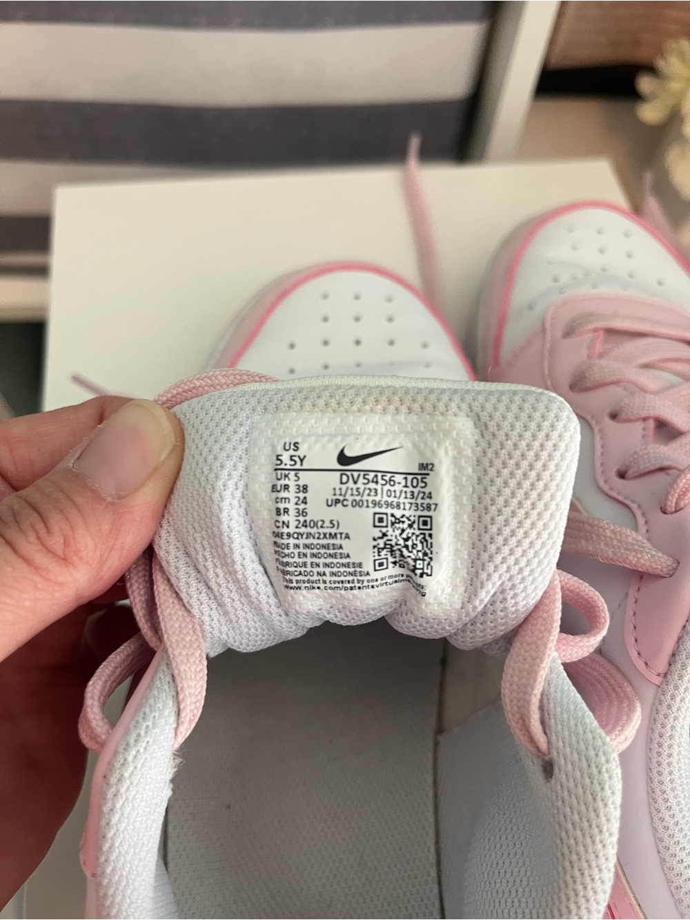 Nike White and Light Pink Court Low-Top Sneakers - Picture 4 of 6